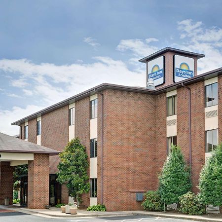 Days Inn & Suites By Wyndham Hickory Exterior foto