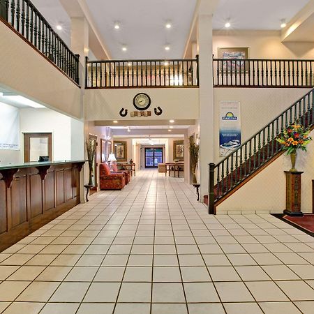 Days Inn & Suites By Wyndham Hickory Exterior foto