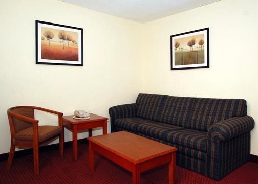 Days Inn & Suites By Wyndham Hickory Exterior foto