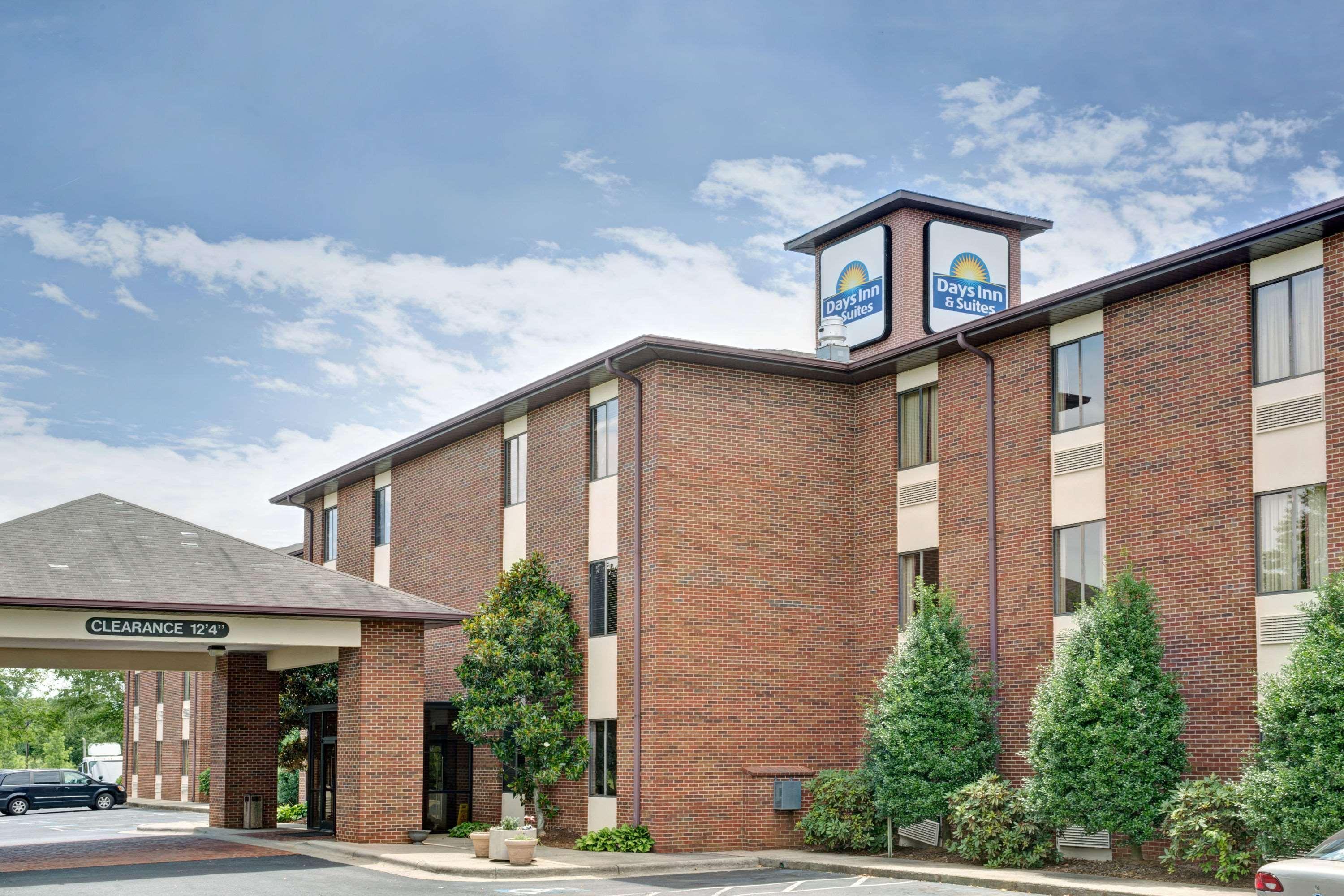 Days Inn & Suites By Wyndham Hickory Exterior foto